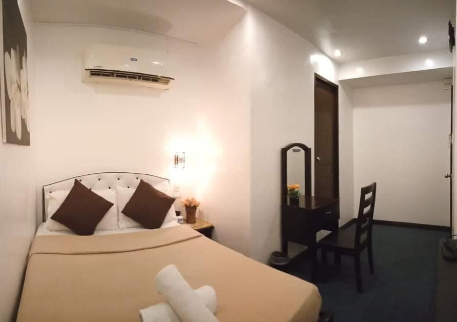 Amax Inn Cebu Мандауе-Сіті Екстер'єр фото
