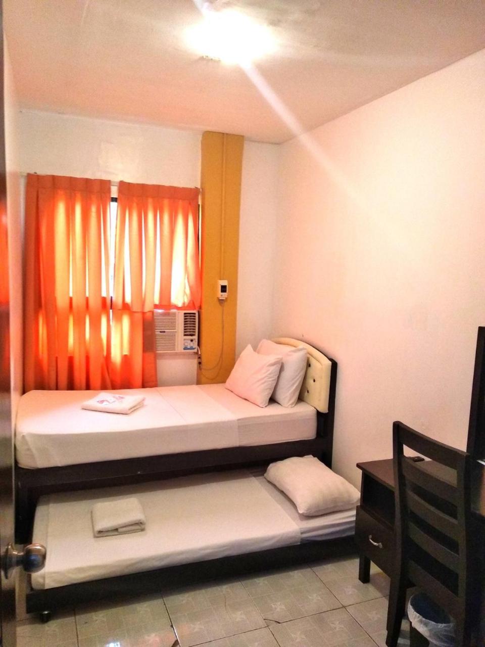 Amax Inn Cebu Мандауе-Сіті Екстер'єр фото